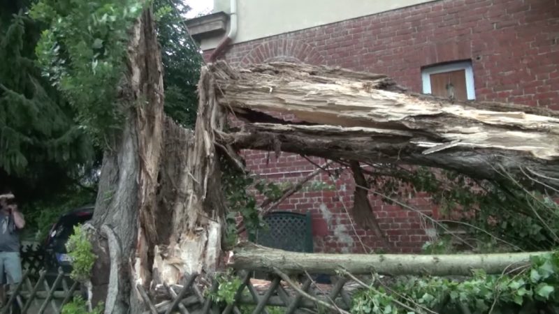 Heftige Unwetter über NRW (Foto: SAT.1 NRW)