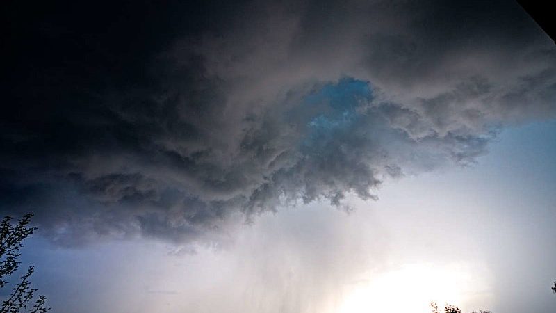 KURZES ABER HEFTIGES UNWETTER ZIEHT ÜBER NRW (Foto: Michael Hoffmann)