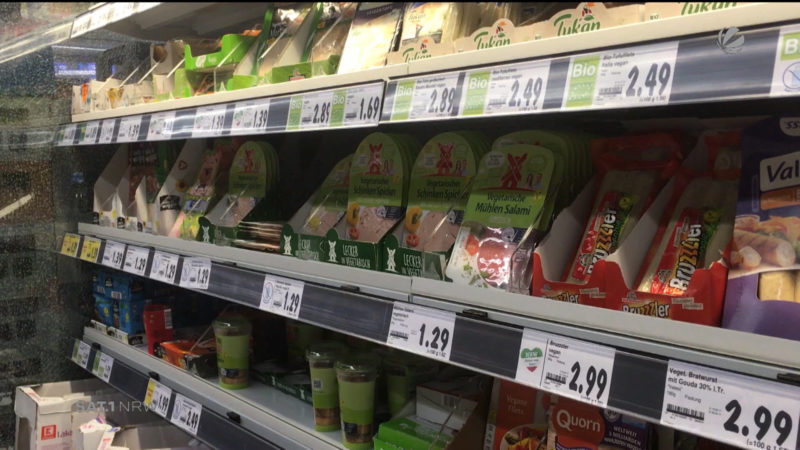 Vegane Produkte aus dem Discounter (Foto: SAT.1 NRW)