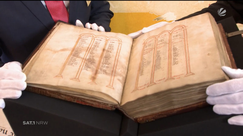 Evangeliar zurück in Liesborn (Foto: SAT.1 NRW)