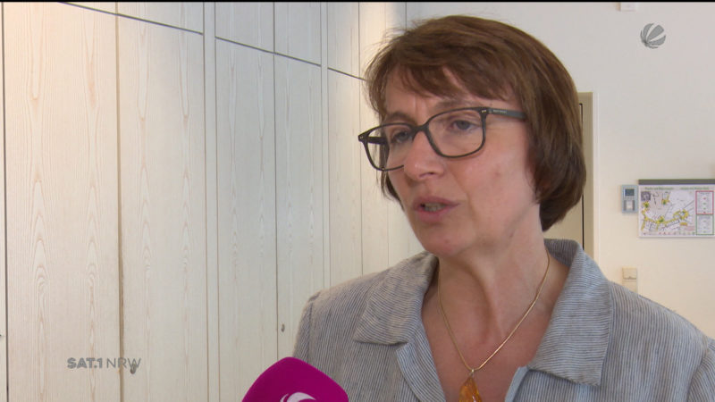 Grünen Faktionschefin kritisiert schwarz/gelb (Foto: SAT.1 NRW)