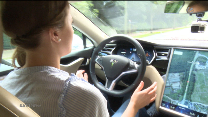 Selbstfahrendes Auto für Fahrschüler (Foto: SAT.1 NRW)