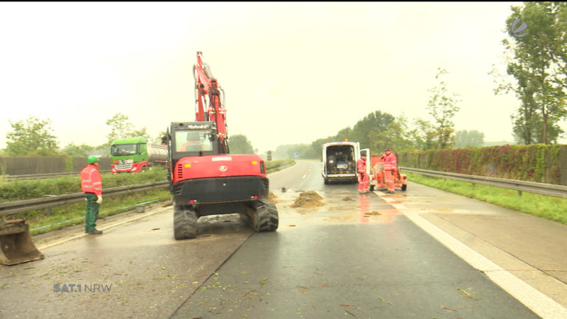 Vollsperrung auf der A3 (Foto: SAT.1 NRW)