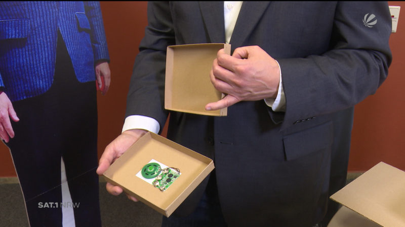 Care-Pakete mit politischen Forderungen (Foto: SAT.1 NRW)