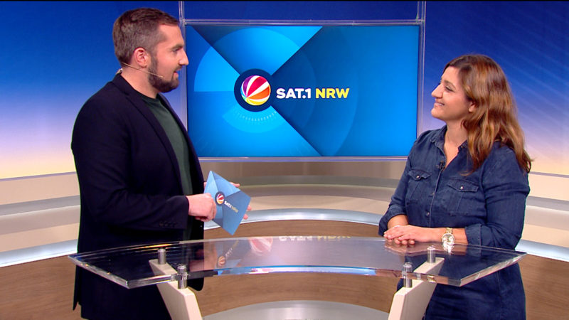 Özlem Demirel im Interview (Foto: SAT.1 NRW)
