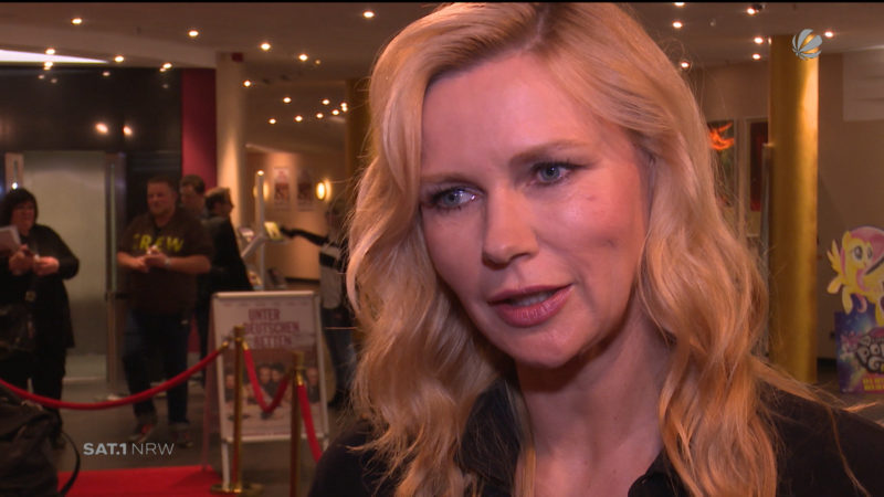 "Unter deutschen Betten": Veronica Ferres präsentiert neue Komödie (Foto: SAT.1 NRW)