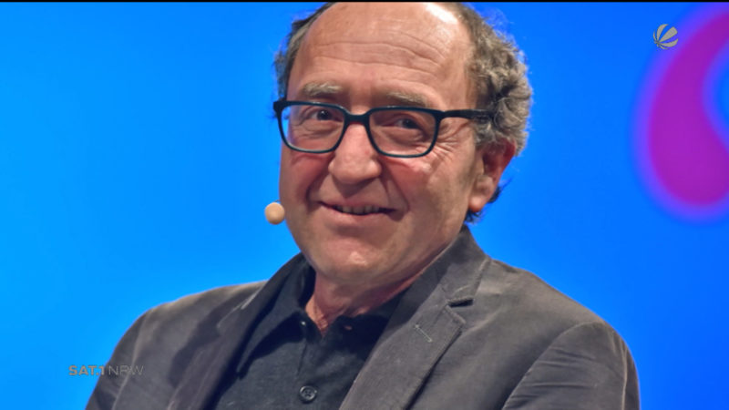 Kölner Schriftsteller sammeln Unterschriften (Foto: SAT.1 NRW)