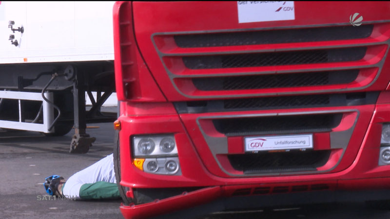 So gefährlich sind Unfälle mit LKW (Foto: SAT.1 NRW)