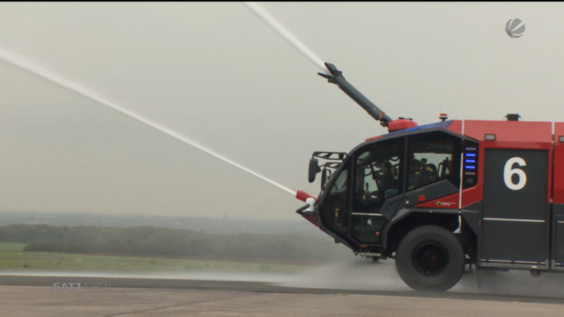 Dortmund: Flughafenfeuerwehr erhält Löschfahrzeug "Panther" (Foto: SAT.1 NRW)