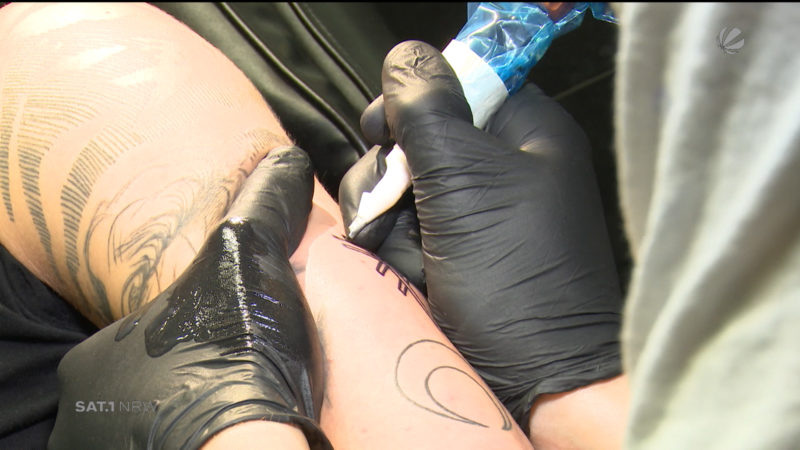 Klare Regeln für die Tattoo- und Piercingbranche (Foto: SAT.1 NRW)