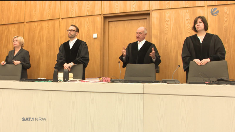 Sohn tötet seine Eltern weil er Dämonen sieht (Foto: SAT.1 NRW)