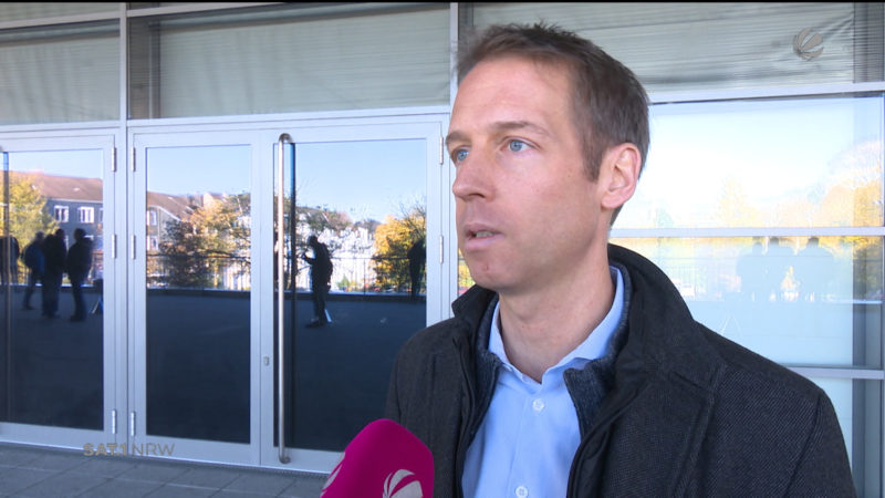 Mülheim: Belegschaftsversammlung bei Siemens (Foto: SAT.1 NRW)