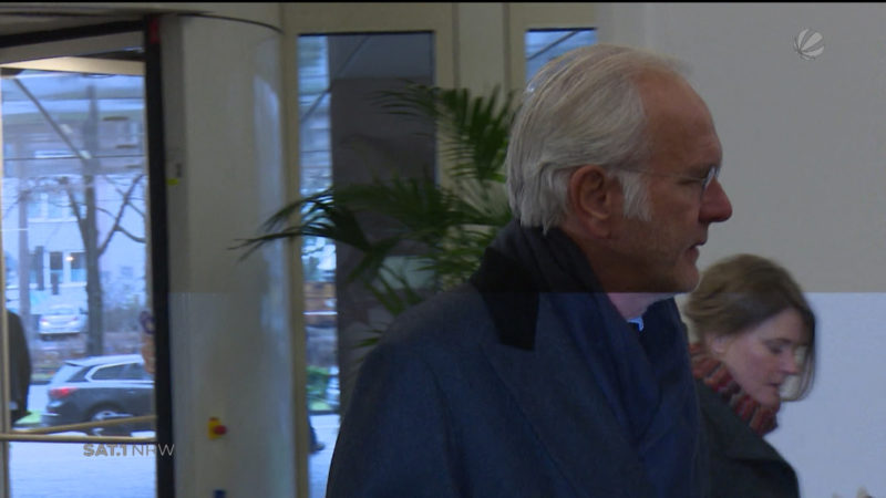 Köln: Harald Schmidt als Zeuge am Amtsgericht (Foto: SAT.1 NRW)