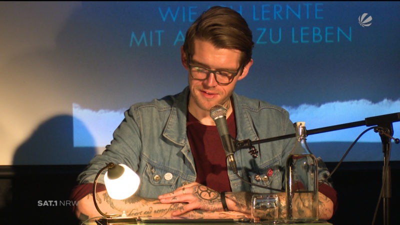 Buch von "Jupiter Jones"-Sänger (Foto: SAT.1 NRW)