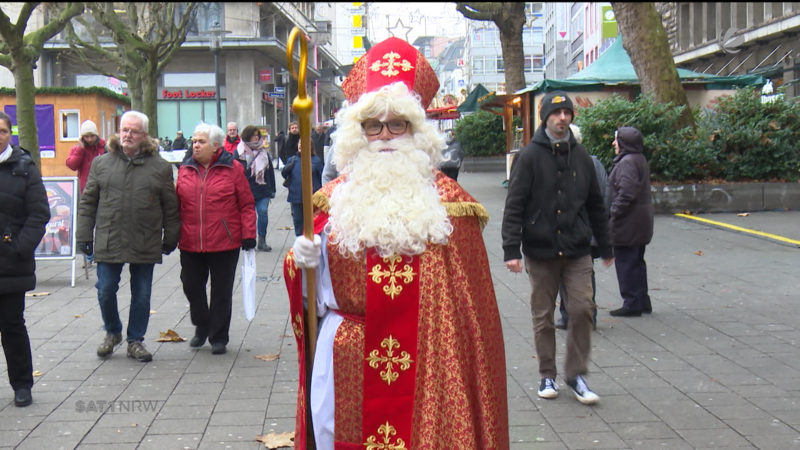 Kuscheltiere vom Nikolaus in Mülheim (Foto: SAT.1 NRW)