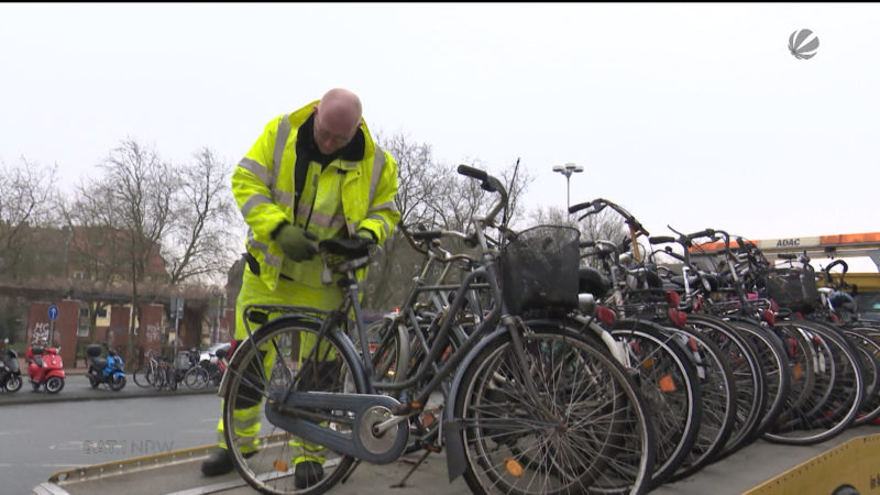 Stadt Münster schleppt Fahrräder ab (Foto: SAT.1 NRW)