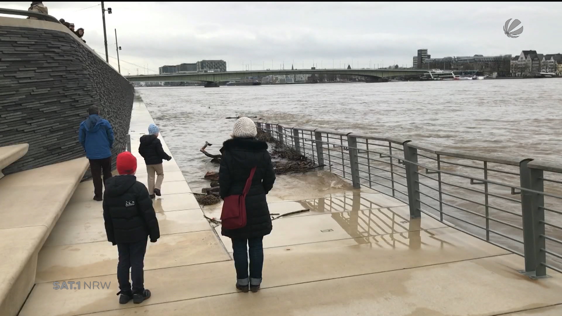 Hochwasser Pegel Stand In Koln Sat 1 Nrw Die Infopage Zur Sendung