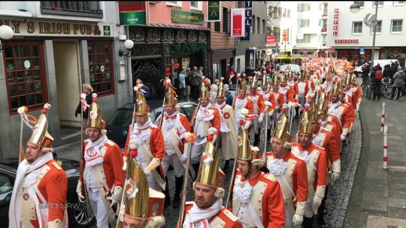 Köln: Dreigestirn zieht in Hofburg ein (Foto: SAT.1 NRW)