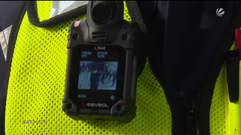 Polizisten bekommen Bodycams (Foto: SAT.1 NRW)