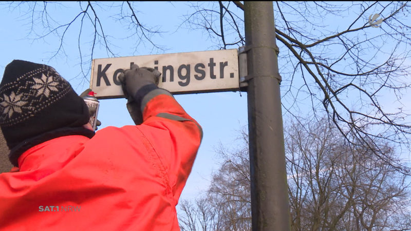 Recklinghausen: Putzteam für Schilder und Bänke (Foto: SAT.1 NRW)