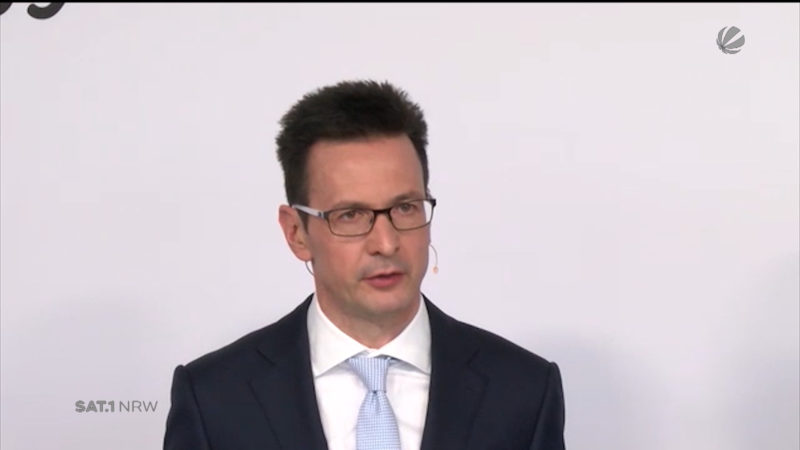 Sie sucht ihn haan