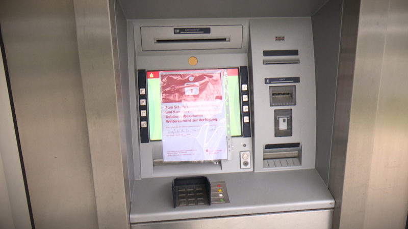 Bank fürchtet Automatensprengung (Foto: SAT.1 NRW)