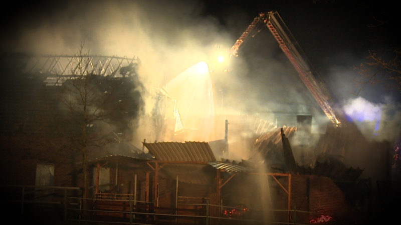 Blitz und Feuer (Foto: SAT.1 NRW)