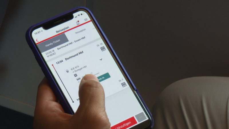 Eingecheckt statt abgecheckt (Foto: SAT.1 NRW)