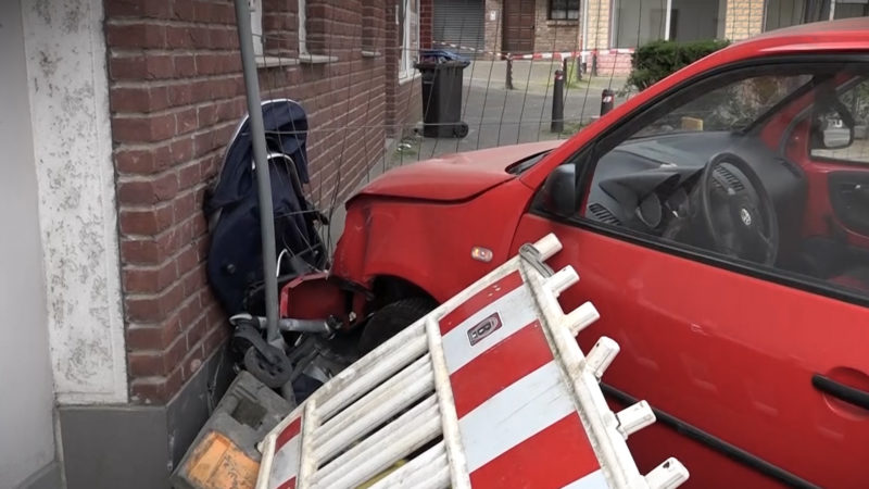 Baby eingeklemmt (Foto: SAT.1 NRW)