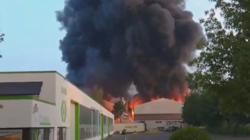 Industriepark in Flammen (Foto: SAT.1 NRW)