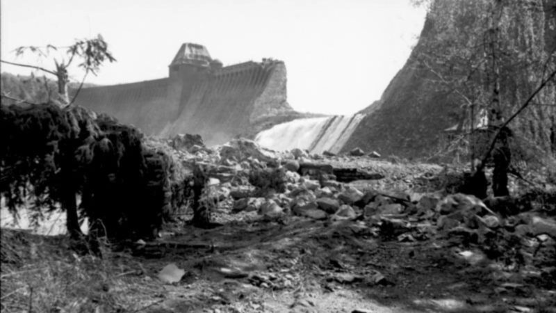 Vor 80 Jahren: Die Zerstörung der Möhnesee-Staumauer durch britische Spezialbomben (Foto: SAT.1 NRW)