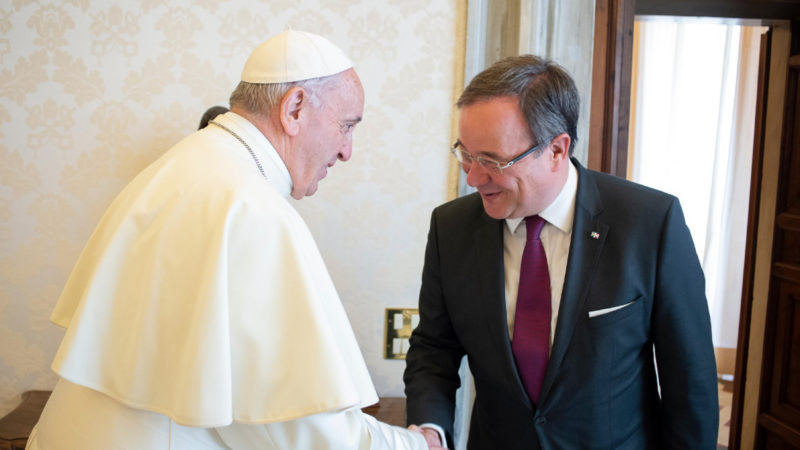 Ministerpräsident beim Papst (Foto: SAT.1 NRW)