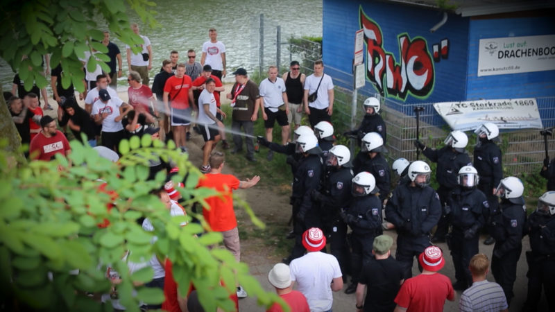 Kritik nach Polizeieinsatz (Foto: SAT.1 NRW)