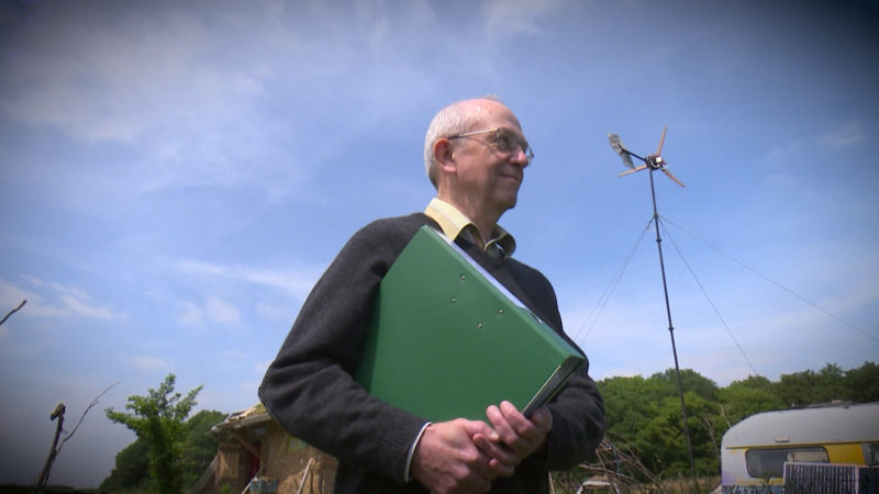 MANN KÄMPFT UM SEIN GRUNDSTÜCK GEGEN RWE (Foto: SAT.1 NRW)