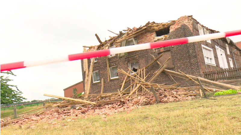 Bauernhaus eingestürzt (Foto: SAT.1 NRW)