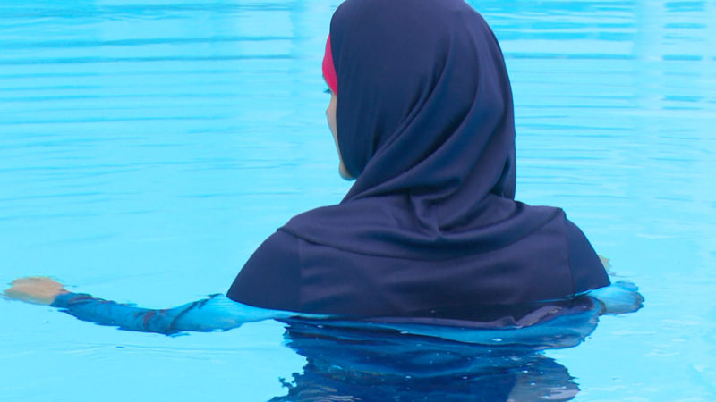 Schule schafft Burkinis an (Foto: SAT.1 NRW)