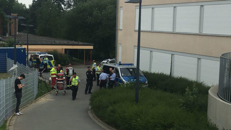 Schule evakuiert (Foto: SAT.1 NRW)