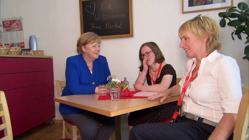 Merkel zu Gast bei Caritas (Foto: SAT.1 NRW)