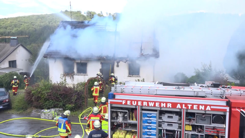 Haus-Explosion in Altena (Foto: SAT.1 NRW)