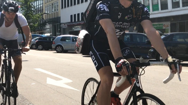 Hitzejob - Fahrradkuriere schwitzen, unser Reporter kommt zur Hilfe (Foto: SAT.1 NRW)