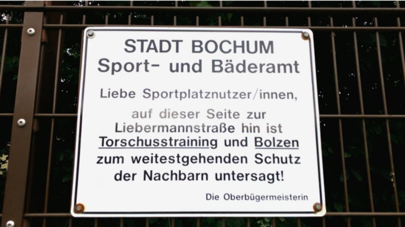 Stadt Bochum sperrt Sportanlage (Foto: SAT.1 NRW)