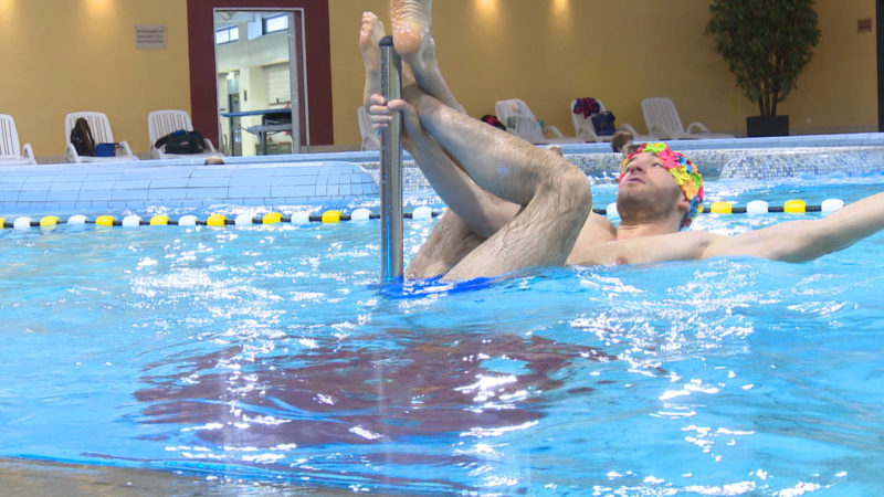 Poledance - jetzt auch im Wasser (Foto: SAT.1 NRW)