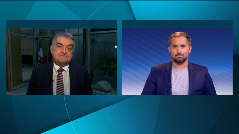 SCHALTE MIT INNENMINISTER HERBERT REUL (Foto: SAT.1 NRW)