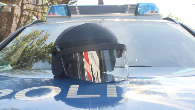 Bessere Helme für unsere Polizisten (Foto: SAT.1 NRW)