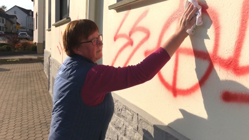 Nazi-Schmierereien (Foto: SAT.1 NRW)