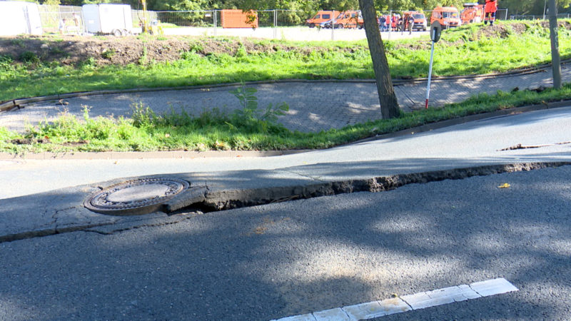 Straße in Dortmund abgesackt (Foto: SAT.1 NRW)