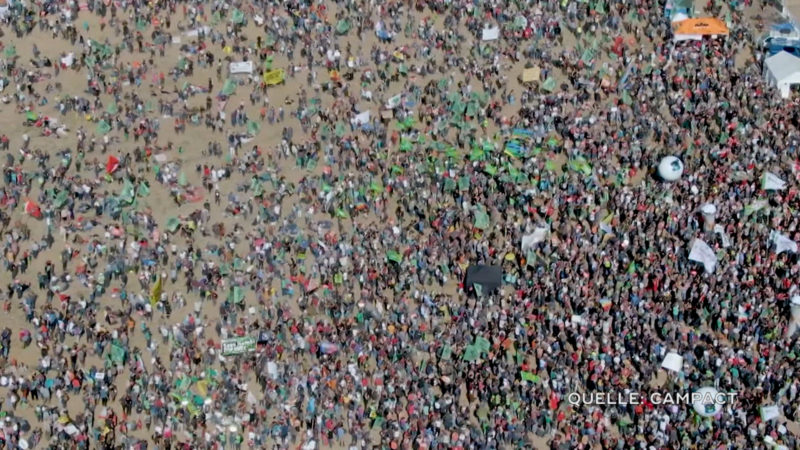 Friedlicher Protest (Foto: SAT.1 NRW)