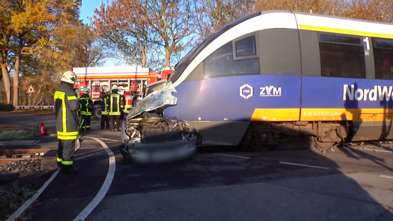 Tödlicher Unfall an Bahnübergang (Foto: SAT.1 NRW)