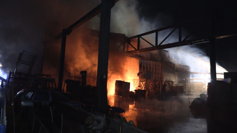 Brand in Lagerhalle (Foto: SAT.1 NRW)