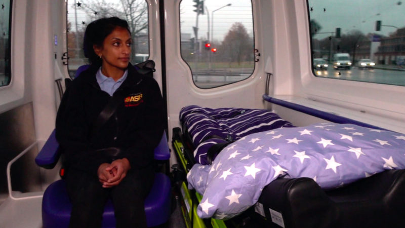 Weihnachtsengel im Wünschewagen (Foto: SAT.1 NRW)